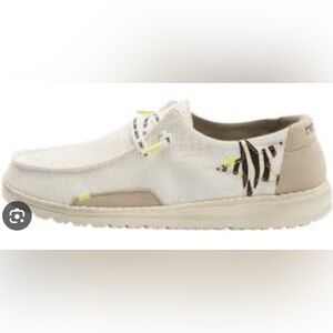 Hey Dude Kids or Ladies White Casual Shoes - Size 5 NEW with tags & box